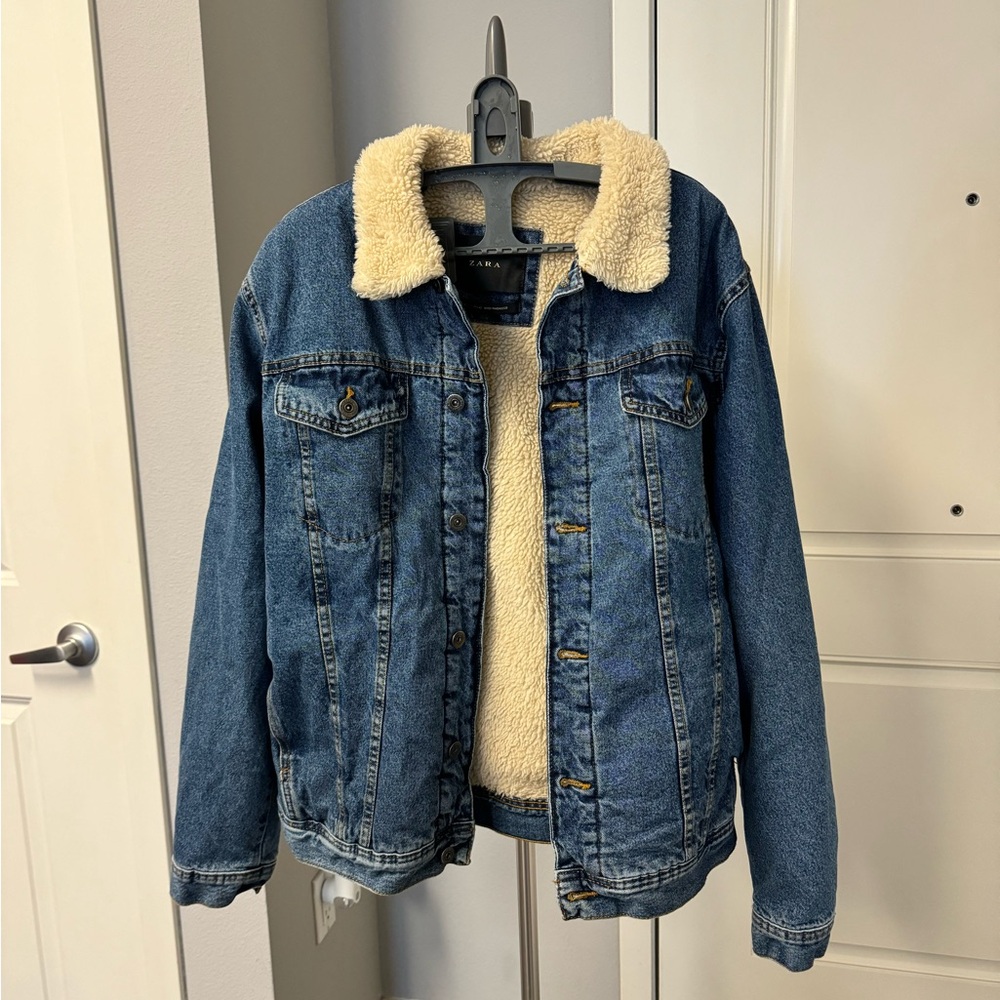 Zara men‘s denim jacket with faux Sherpa lining size L